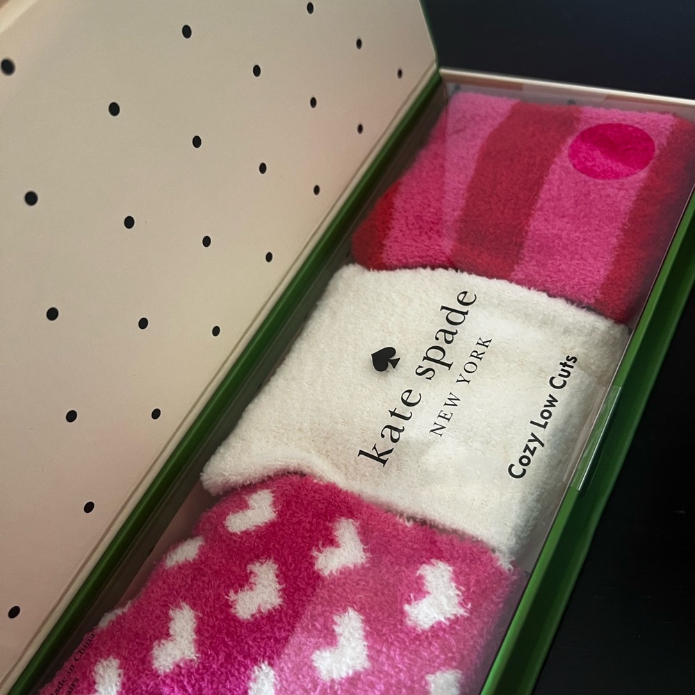 NEW IN BOX: Kate Spade Red and White Heart Pattern Socks with GIFT BOX